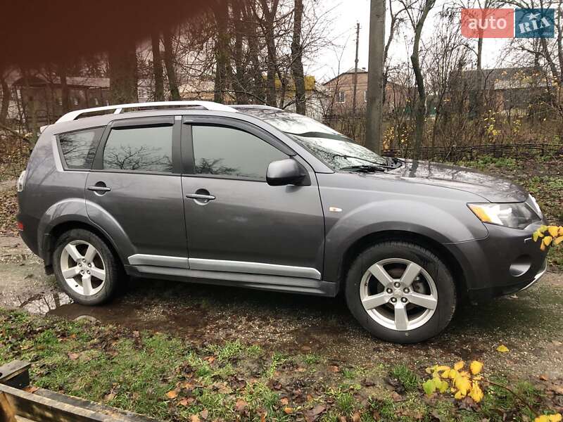 Внедорожник / Кроссовер Mitsubishi Outlander 2009 в Звенигородке