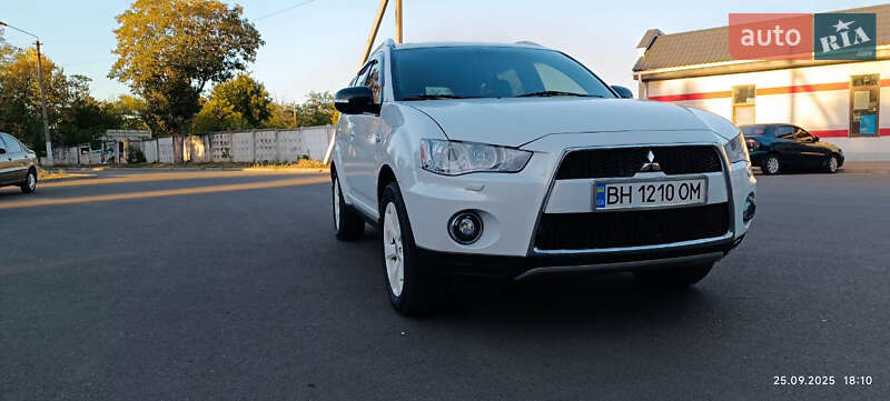 Внедорожник / Кроссовер Mitsubishi Outlander 2008 в Березовке