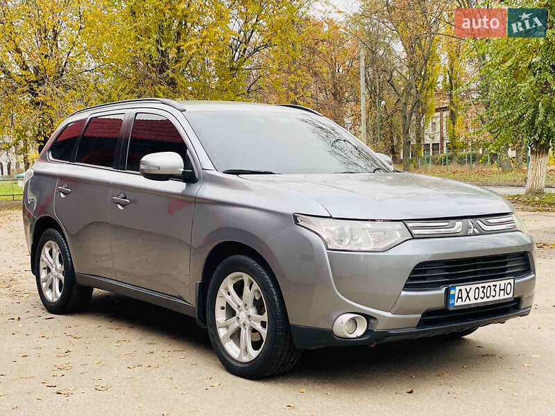 Позашляховик / Кросовер Mitsubishi Outlander 2012 в Харкові