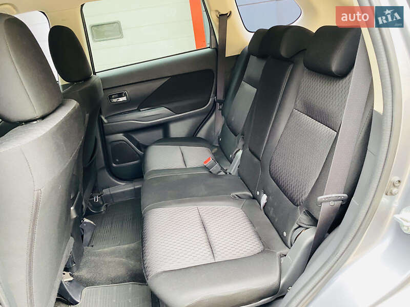 Позашляховик / Кросовер Mitsubishi Outlander 2012 в Харкові