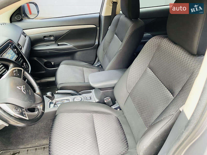 Позашляховик / Кросовер Mitsubishi Outlander 2012 в Харкові