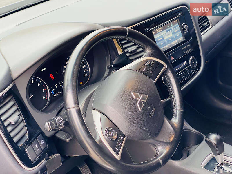 Позашляховик / Кросовер Mitsubishi Outlander 2012 в Харкові