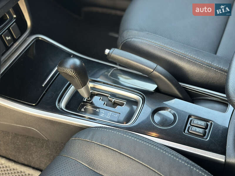 Позашляховик / Кросовер Mitsubishi Outlander 2017 в Дніпрі фото 16 Позашляховик / Кросовер Mitsubishi Outlander 2017 в Дніпрі