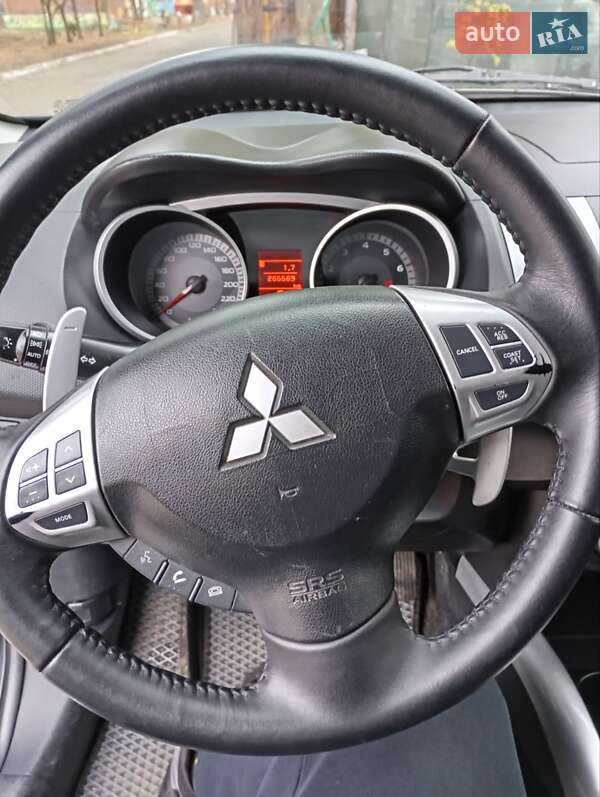Позашляховик / Кросовер Mitsubishi Outlander 2008 в Полтаві