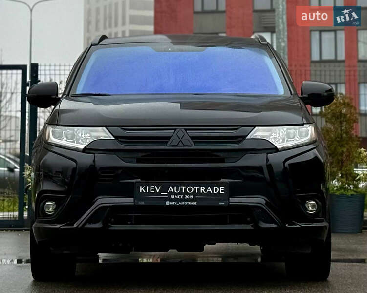 Внедорожник / Кроссовер Mitsubishi Outlander 2018 в Киеве
