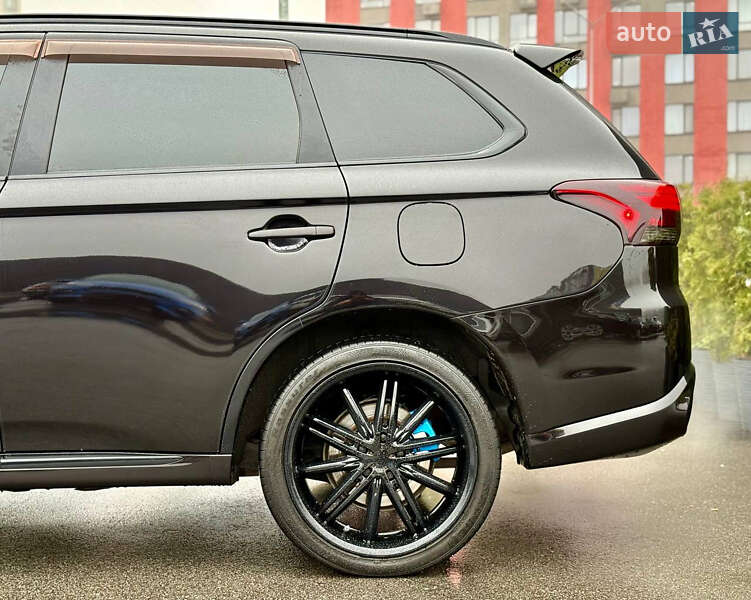 Внедорожник / Кроссовер Mitsubishi Outlander 2018 в Киеве