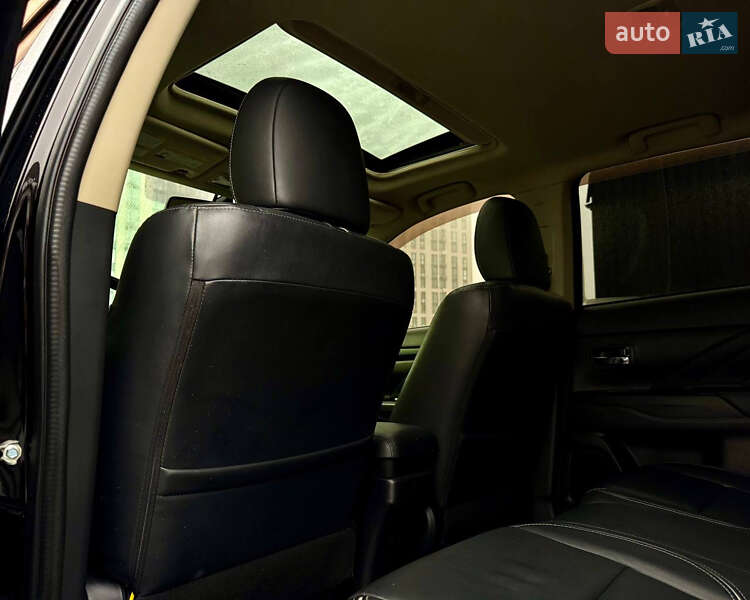 Внедорожник / Кроссовер Mitsubishi Outlander 2018 в Киеве