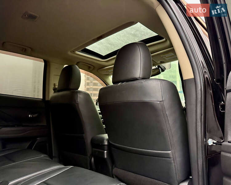 Внедорожник / Кроссовер Mitsubishi Outlander 2018 в Киеве