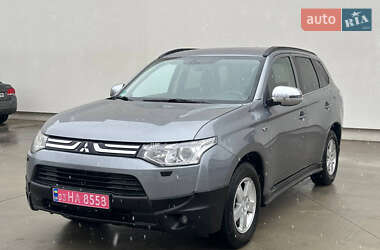Внедорожник / Кроссовер Mitsubishi Outlander 2013 в Луцке