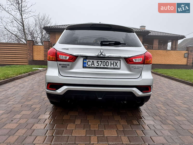 Внедорожник / Кроссовер Mitsubishi Outlander 2017 в Черкассах