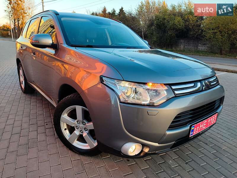Внедорожник / Кроссовер Mitsubishi Outlander 2013 в Львове