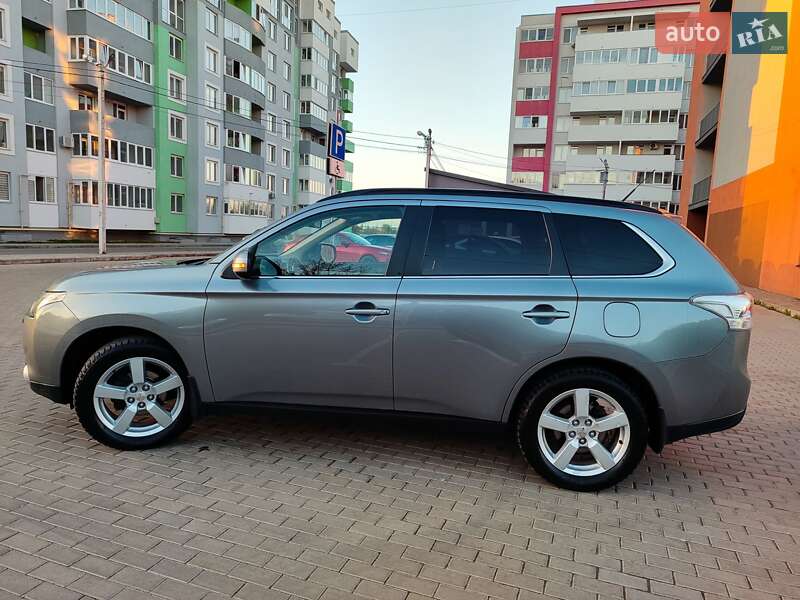 Внедорожник / Кроссовер Mitsubishi Outlander 2013 в Львове