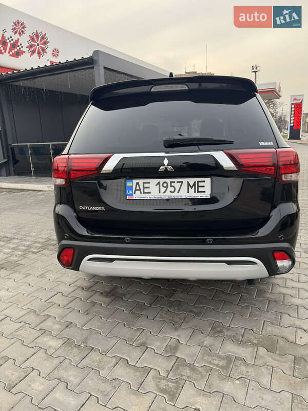 Внедорожник / Кроссовер Mitsubishi Outlander 2019 в Кривом Роге фото 5 Внедорожник / Кроссовер Mitsubishi Outlander 2019 в Кривом Роге