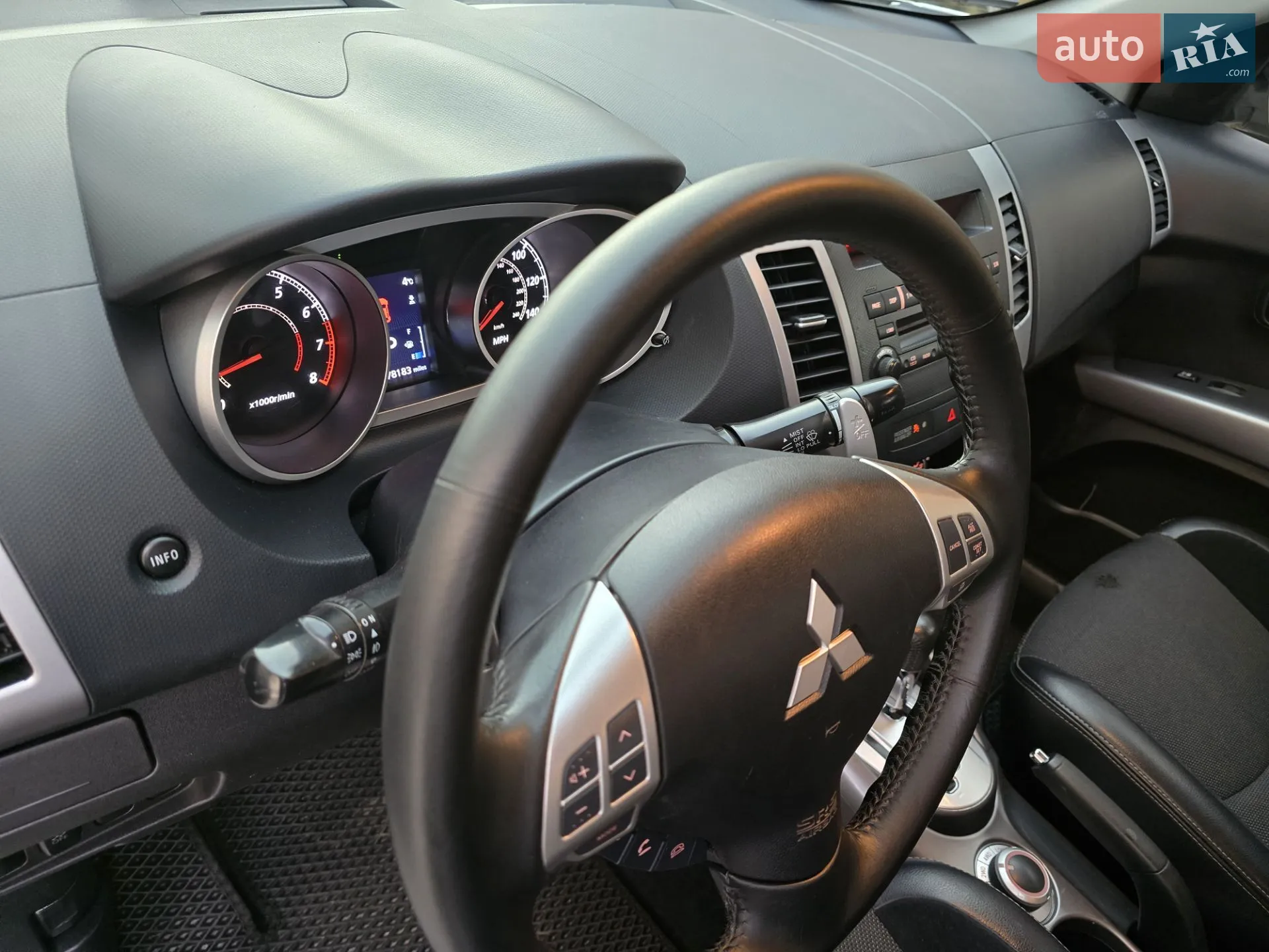 2010 Mitsubishi Outlander - мініатюра 18