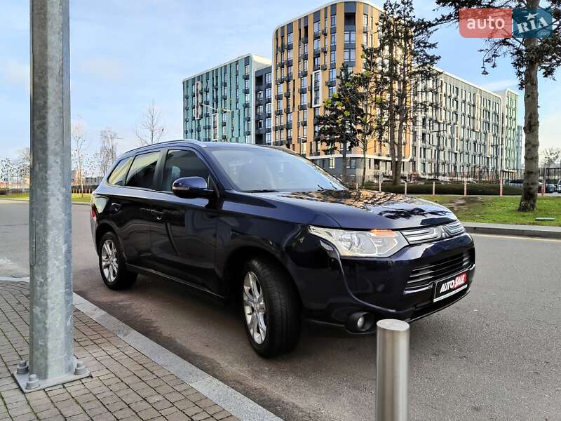 Внедорожник / Кроссовер Mitsubishi Outlander 2013 в Киеве