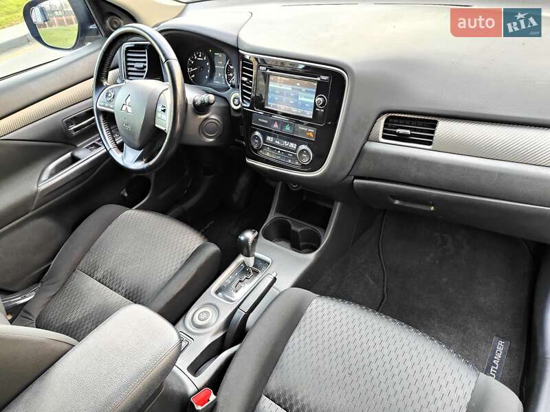 Внедорожник / Кроссовер Mitsubishi Outlander 2013 в Киеве