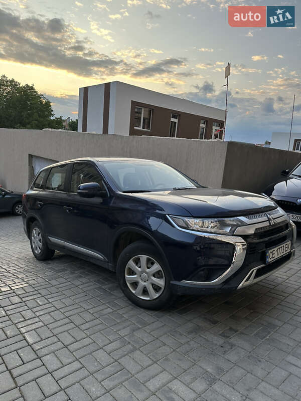 Mitsubishi Outlander 2022