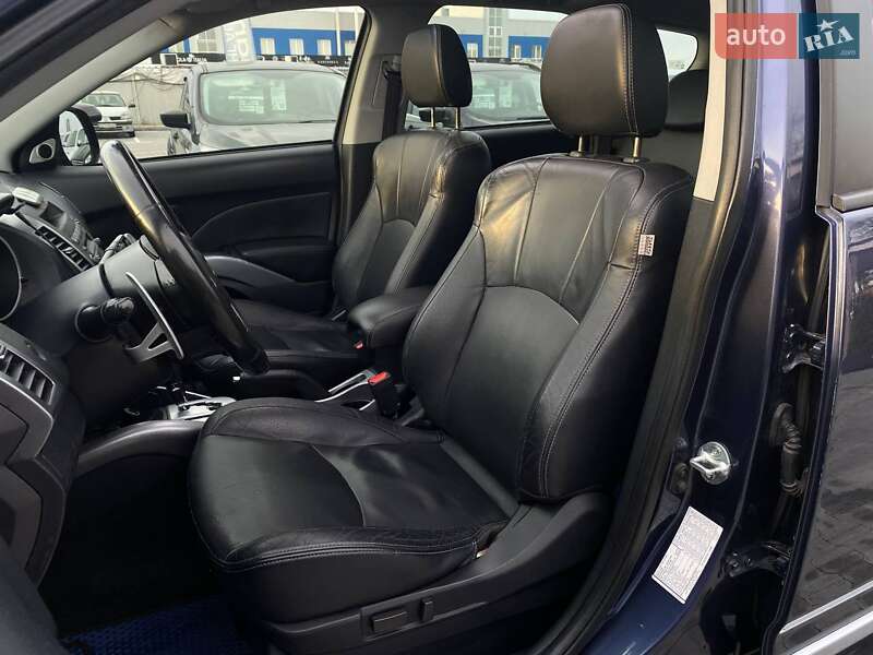 Внедорожник / Кроссовер Mitsubishi Outlander 2008 в Киеве