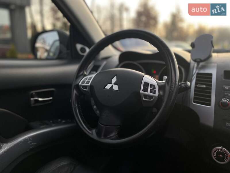 Внедорожник / Кроссовер Mitsubishi Outlander 2008 в Киеве