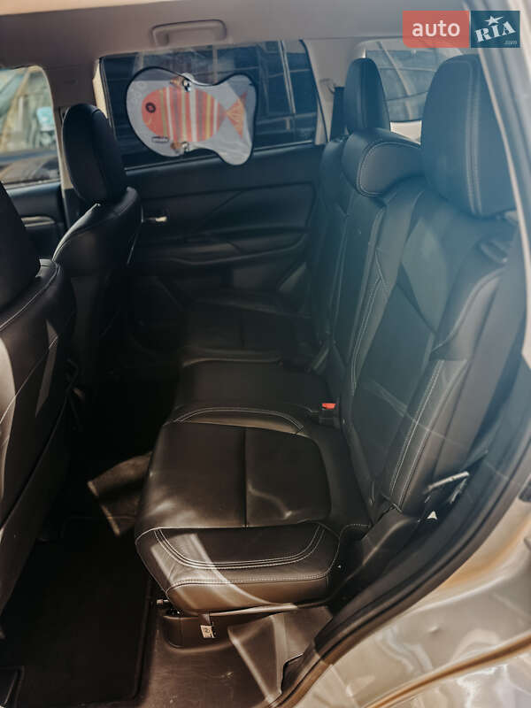 Позашляховик / Кросовер Mitsubishi Outlander 2020 в Миколаєві