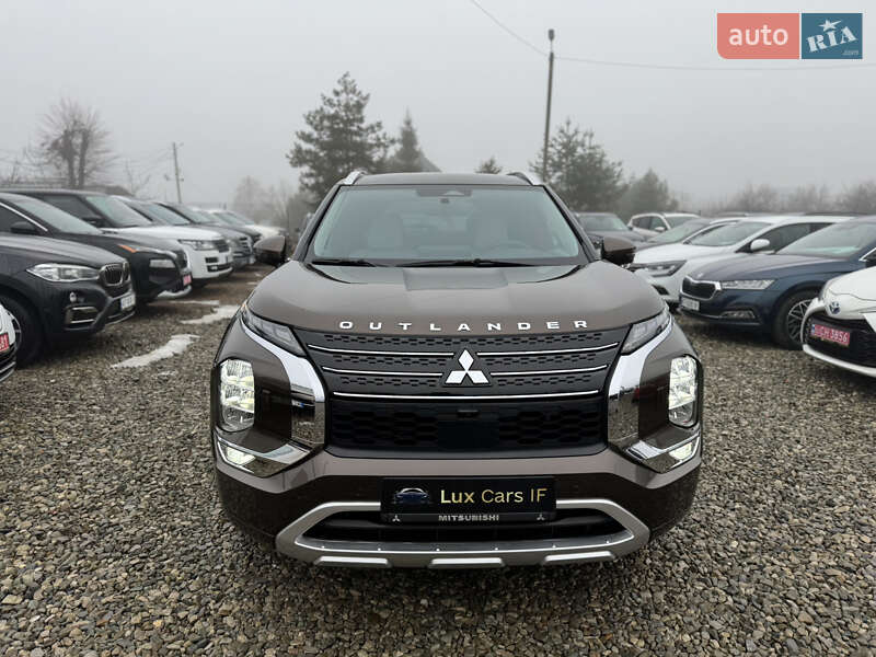 Внедорожник / Кроссовер Mitsubishi Outlander 2022 в Ивано-Франковске