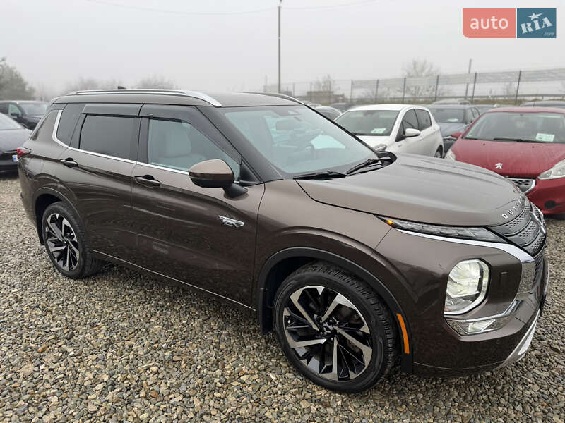 Внедорожник / Кроссовер Mitsubishi Outlander 2022 в Ивано-Франковске