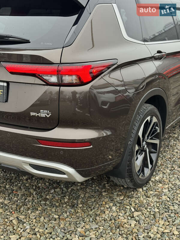 Внедорожник / Кроссовер Mitsubishi Outlander 2022 в Ивано-Франковске