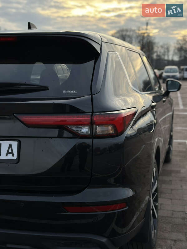 Внедорожник / Кроссовер Mitsubishi Outlander 2022 в Житомире