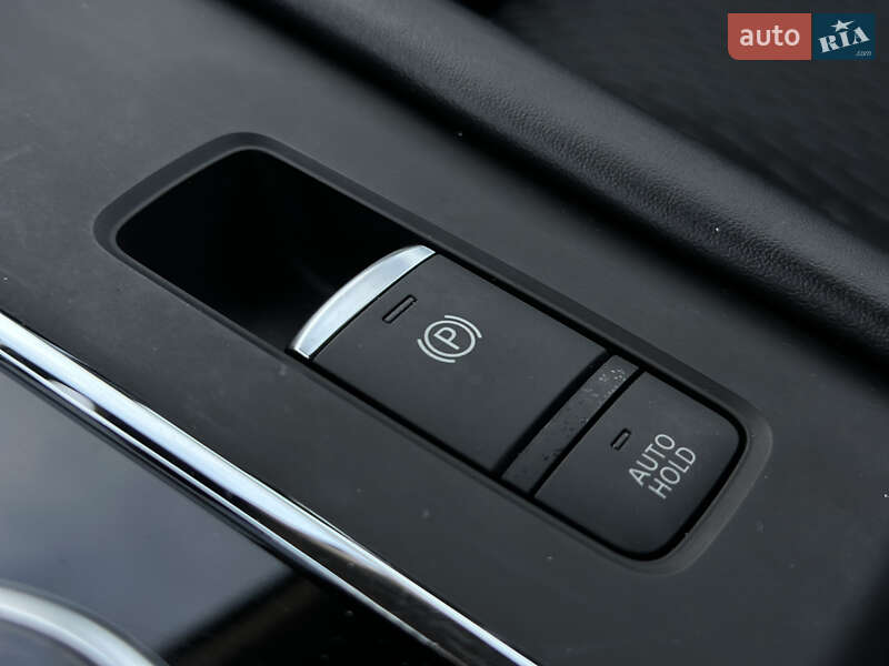 Внедорожник / Кроссовер Mitsubishi Outlander 2022 в Житомире