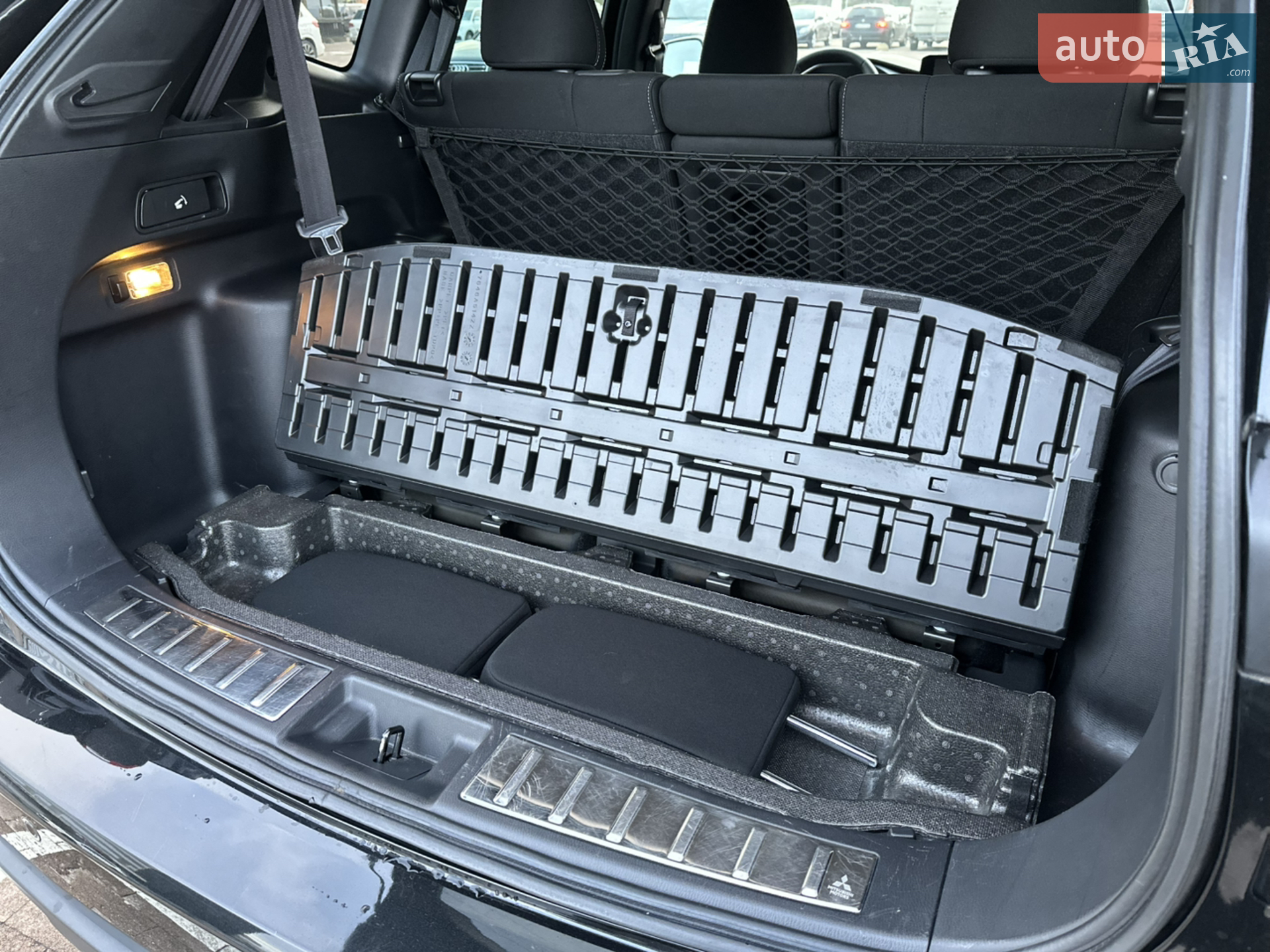 2022 Mitsubishi Outlander - мініатюра 32