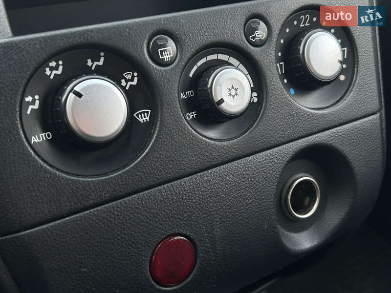 Внедорожник / Кроссовер Mitsubishi Outlander 2007 в Николаеве