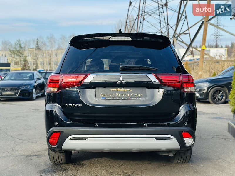 Внедорожник / Кроссовер Mitsubishi Outlander 2023 в Харькове