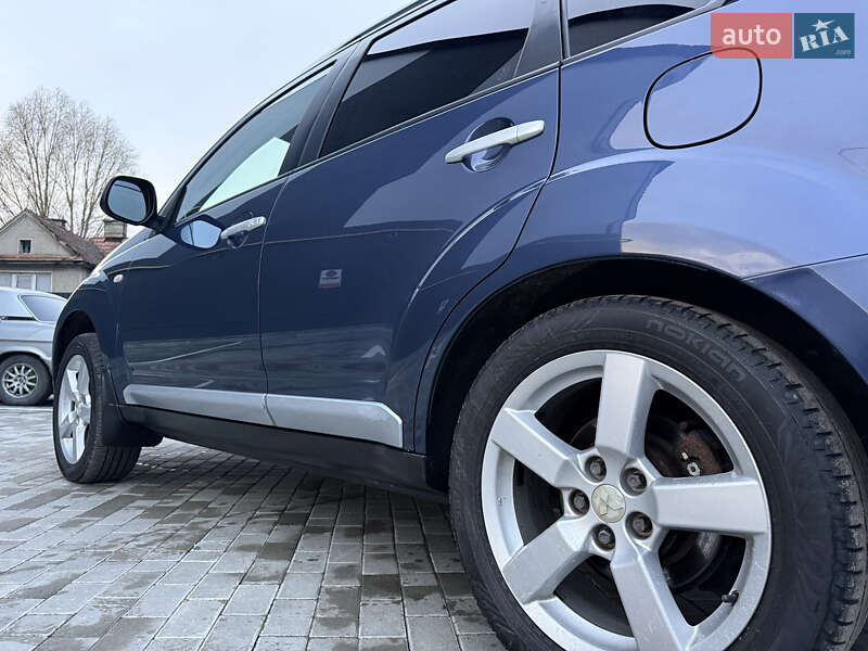 Позашляховик / Кросовер Mitsubishi Outlander 2007 в Кременці