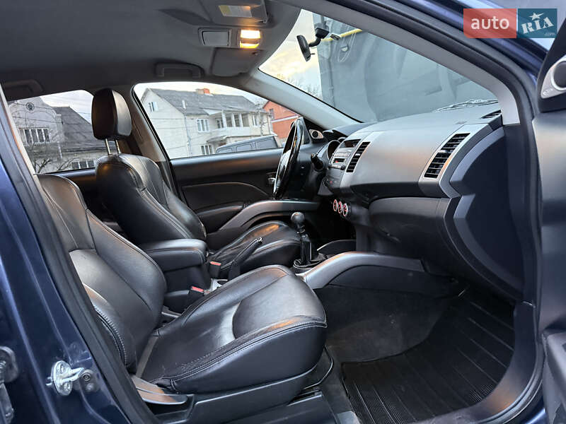 Позашляховик / Кросовер Mitsubishi Outlander 2007 в Кременці