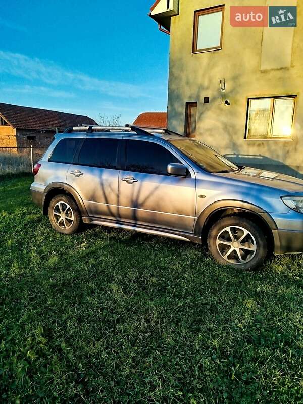 Внедорожник / Кроссовер Mitsubishi Outlander 2005 в Ивано-Франковске