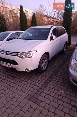 Внедорожник / Кроссовер Mitsubishi Outlander 2013 в Ужгороде