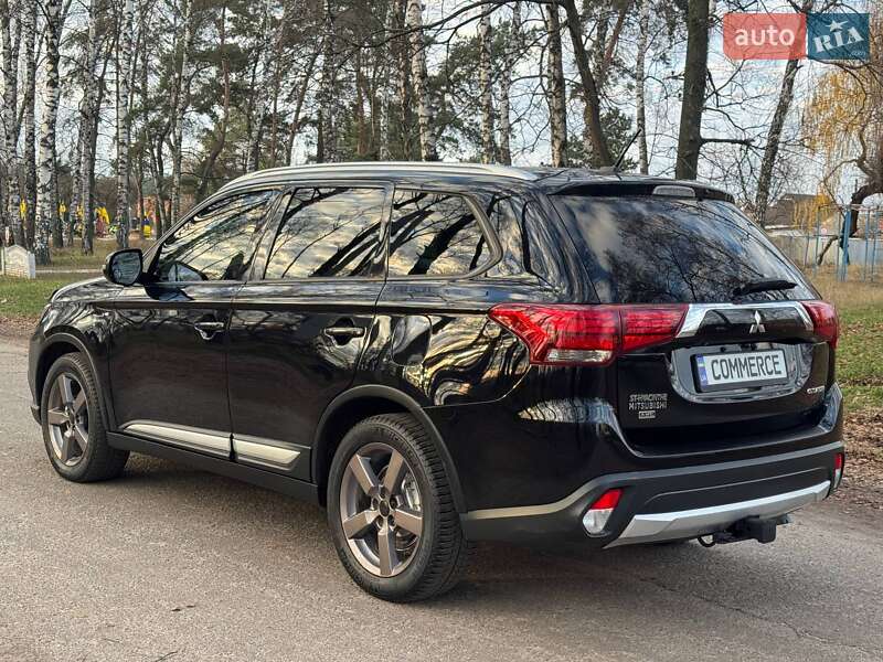 Внедорожник / Кроссовер Mitsubishi Outlander 2016 в Ахтырке фото 15 Внедорожник / Кроссовер Mitsubishi Outlander 2016 в Ахтырке