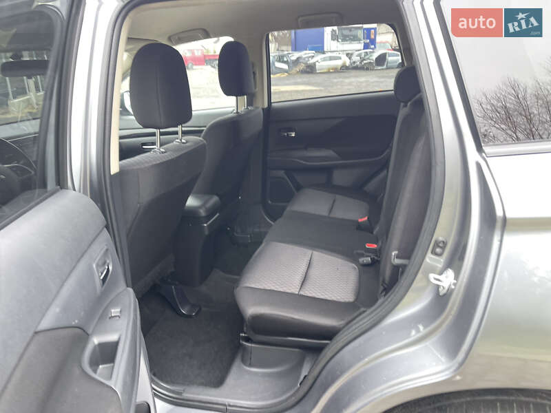 Позашляховик / Кросовер Mitsubishi Outlander 2013 в Луцьку