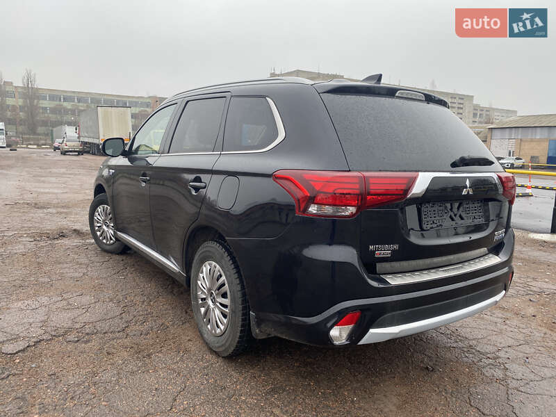 Позашляховик / Кросовер Mitsubishi Outlander 2018 в Чернігові фото 5 Позашляховик / Кросовер Mitsubishi Outlander 2018 в Чернігові