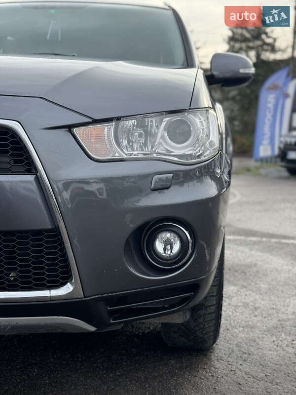 Позашляховик / Кросовер Mitsubishi Outlander 2011 в Дубні