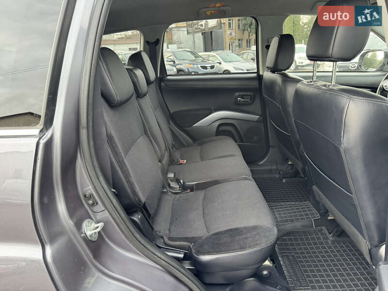 Позашляховик / Кросовер Mitsubishi Outlander 2011 в Дубні