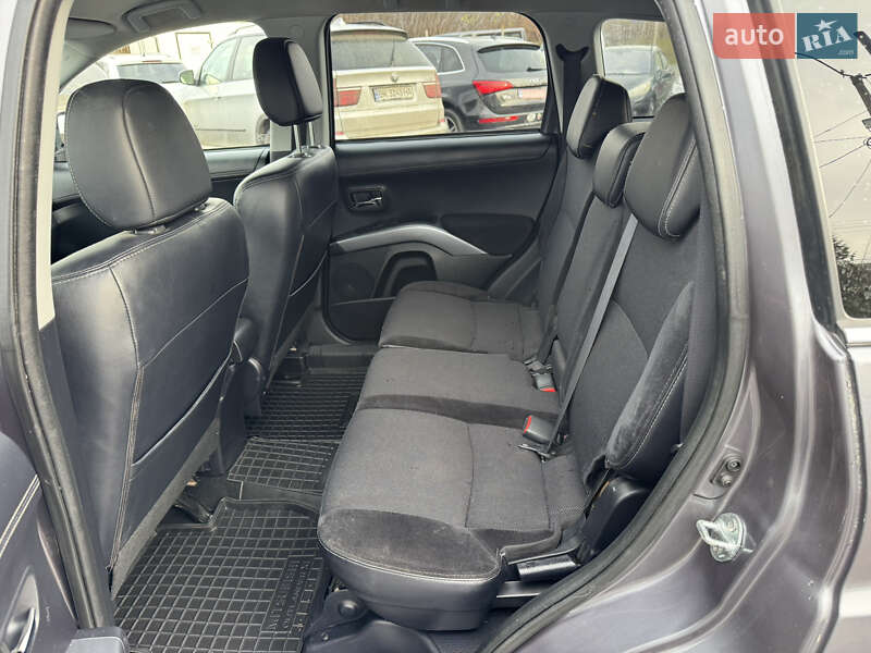 Позашляховик / Кросовер Mitsubishi Outlander 2011 в Дубні