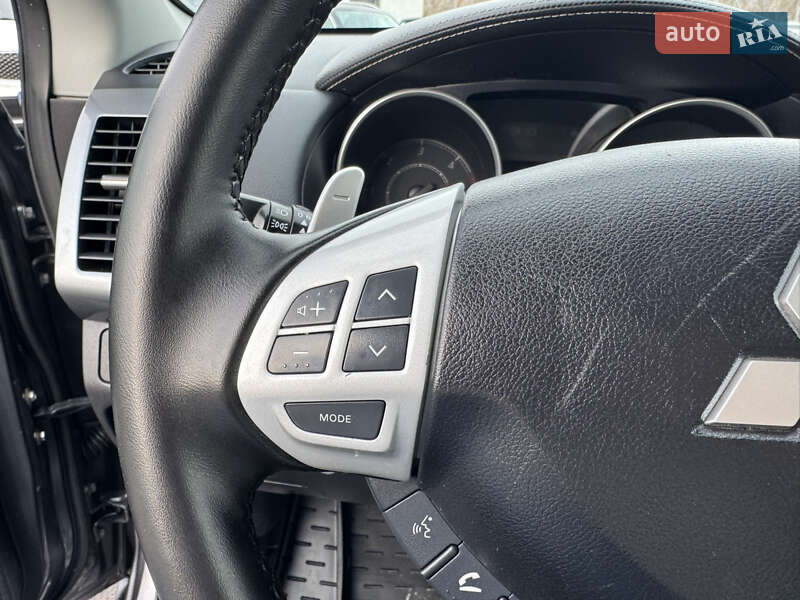 Позашляховик / Кросовер Mitsubishi Outlander 2011 в Дубні