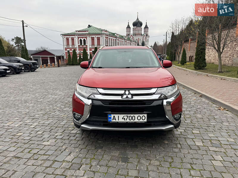 Внедорожник / Кроссовер Mitsubishi Outlander 2016 в Киеве