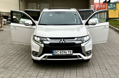 Внедорожник / Кроссовер Mitsubishi Outlander 2019 в Львове