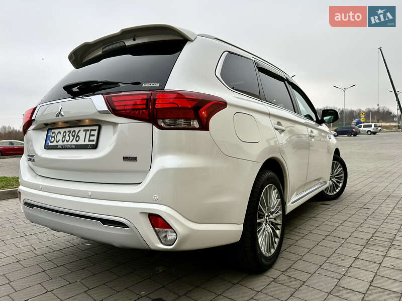 Позашляховик / Кросовер Mitsubishi Outlander 2019 в Львові