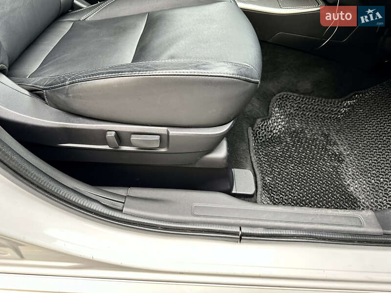 Позашляховик / Кросовер Mitsubishi Outlander 2019 в Львові