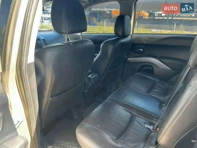Позашляховик / Кросовер Mitsubishi Outlander 2007 в Києві фото 12 Позашляховик / Кросовер Mitsubishi Outlander 2007 в Києві