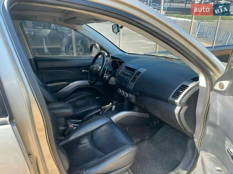 Позашляховик / Кросовер Mitsubishi Outlander 2007 в Києві фото 19 Позашляховик / Кросовер Mitsubishi Outlander 2007 в Києві