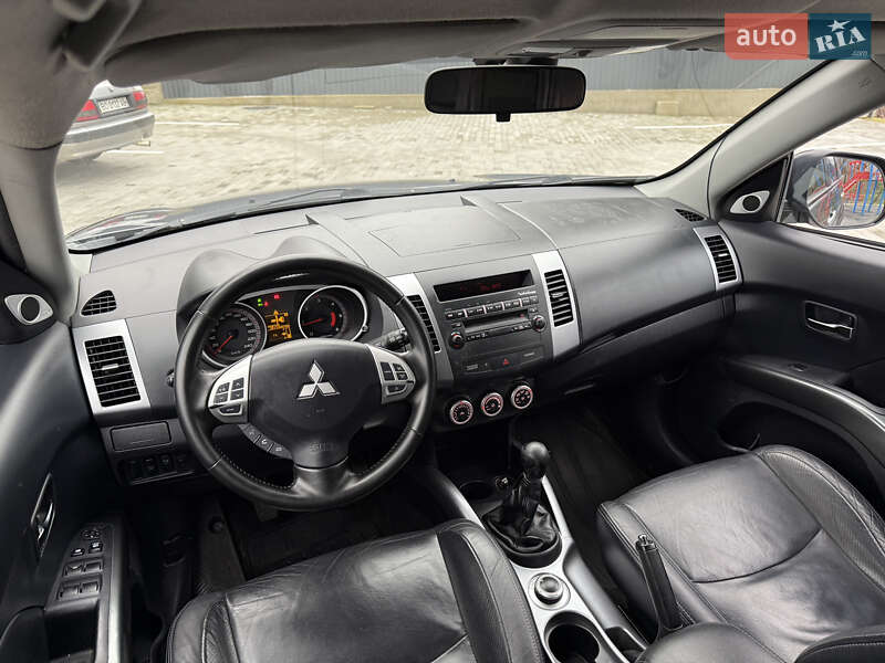 Внедорожник / Кроссовер Mitsubishi Outlander 2008 в Кременце